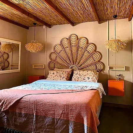 Hostel Gayb-i , 12 Years Old - Free Access To